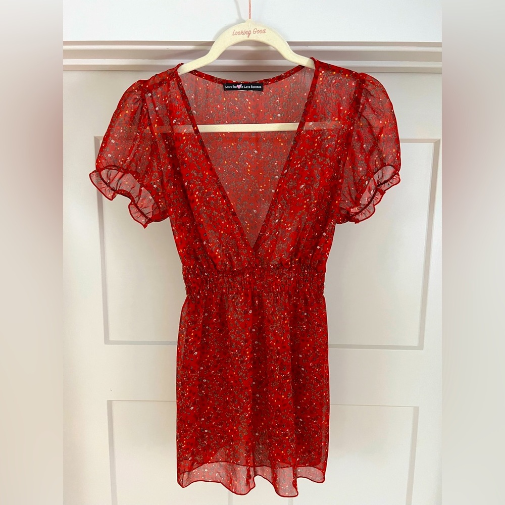 Love Squared, size Medium, red floral blouse.